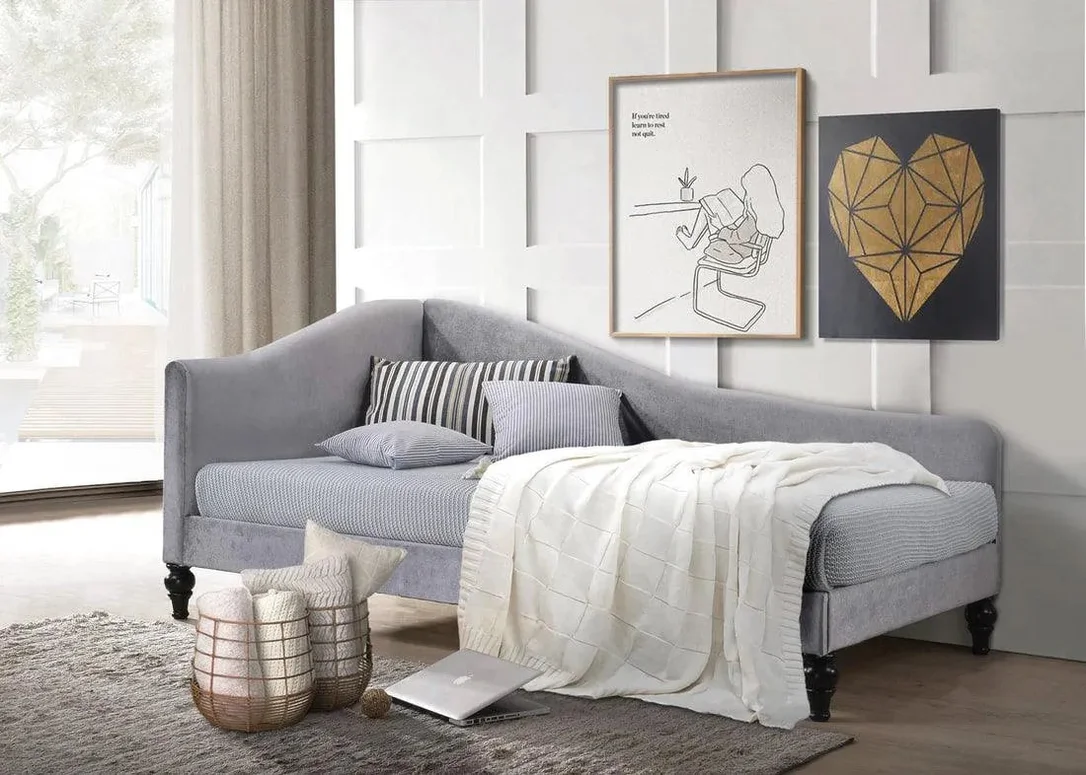 evefurn12321990